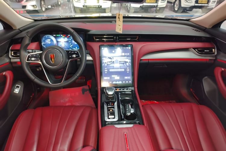 Used Hongqi H5 2024 2.0T Automatic Smart Connect Flagship Edition Center Console