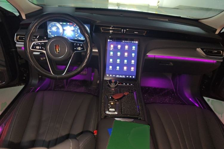 Used Hongqi H5 2024 2.0T Automatic Smart Connect Flagship Edition Center Console