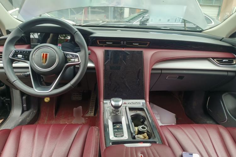 Used Hongqi H5 2024 2.0T Automatic Smart Connect Flagship Edition Center Console