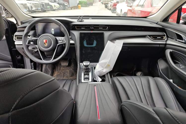 Used Hongqi H5 2024 1.5T DCT Smart Connect Flagship Edition Center Console