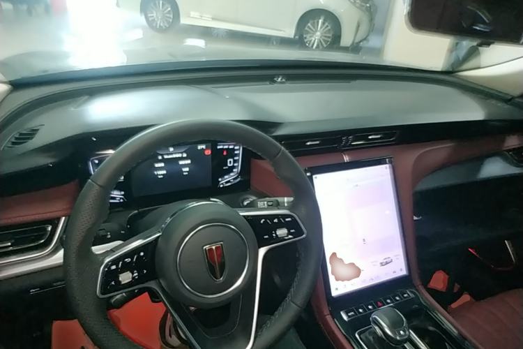 Used Hongqi H5 2024 1.5T DCT Smart Connect Flagship Edition Center Console