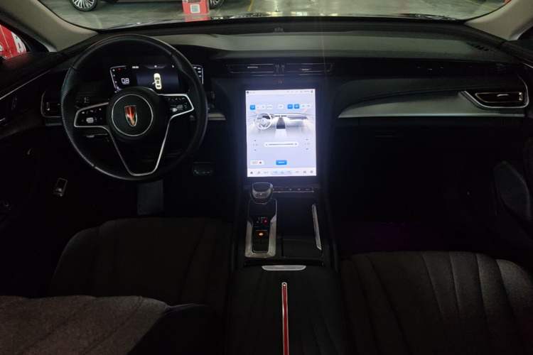 Used Hongqi H5 2024 1.5T DCT Smart Connect Flagship Edition Center Console