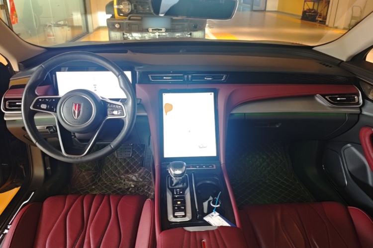 Used Hongqi H5 2024 2.0T Automatic Smart Connect Flagship Edition Center Console