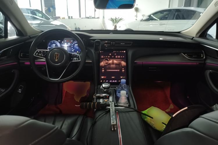 Used Hongqi H5 2024 2.0T Automatic Smart Connect Flagship Edition Center Console