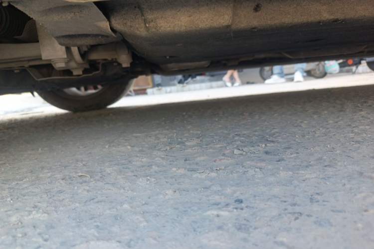 Used Hongqi H5 2024 2.0T Automatic Smart Connect Flagship Edition Chassis Front Left
