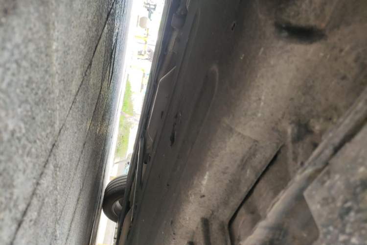 Used Hongqi H5 2024 2.0T Automatic Smart Connect Flagship Edition Chassis Front Left
