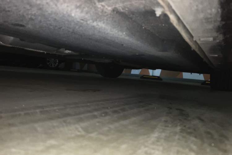 Used Hongqi H5 2024 2.0T Automatic Smart Connect Flagship Edition Chassis Front Left