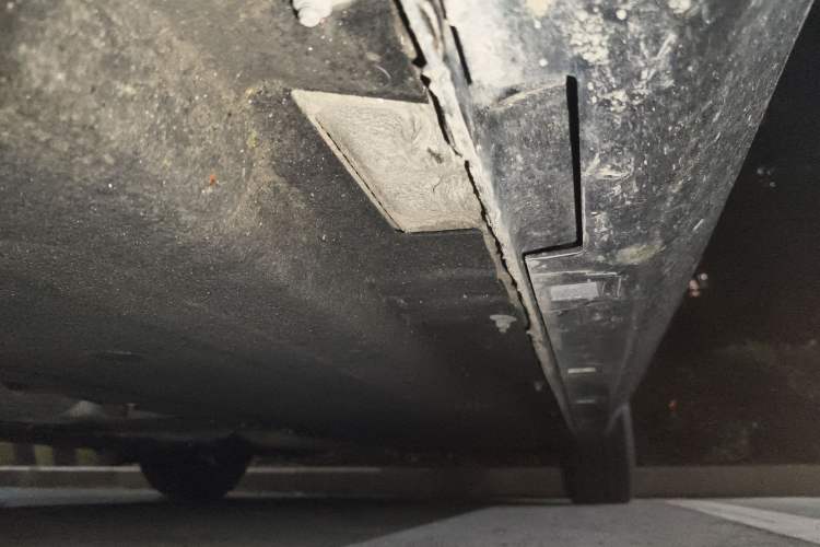 Used Hongqi H5 2024 1.5T DCT Smart Connect Flagship Edition Chassis Front Left