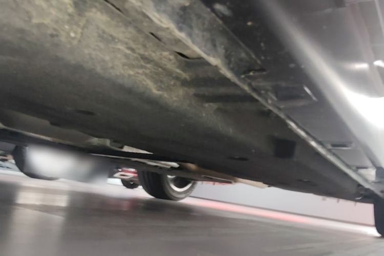 Used Hongqi H5 2024 2.0T Automatic Smart Connect Flagship Edition Chassis Front Left