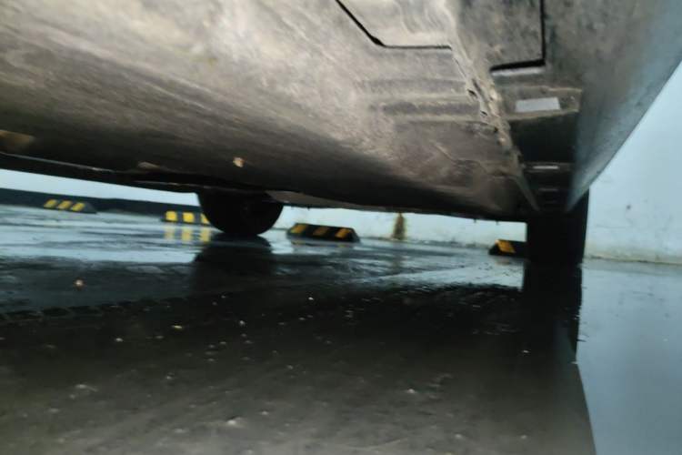 Used Hongqi H5 2024 1.5T HEV Smart Connect Flagship Edition Chassis Front Left