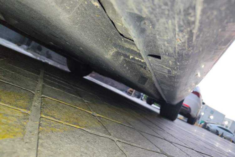 Used Hongqi H5 2024 2.0T Automatic Smart Connect Flagship Edition Chassis Front Left