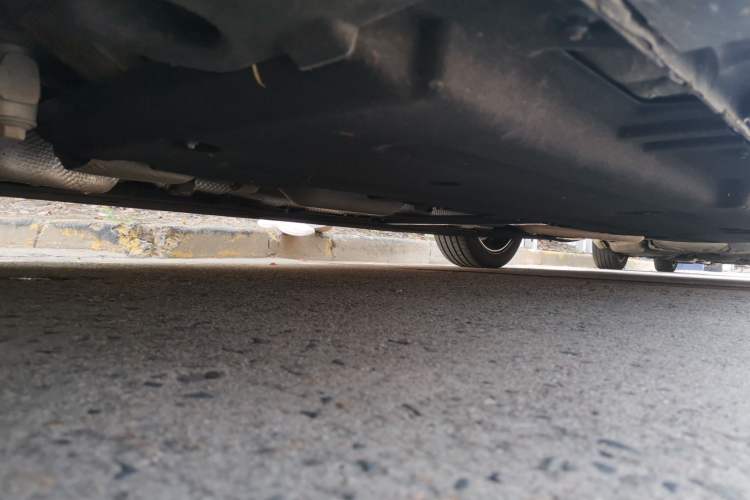 Used Hongqi H5 2024 2.0T Automatic Smart Connect Flagship Edition Chassis Front Left