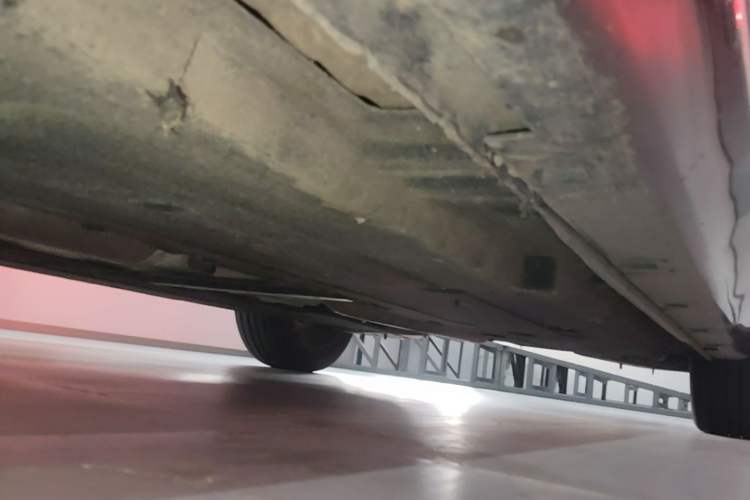 Used Hongqi H5 2024 2.0T Automatic Smart Connect Flagship Edition Chassis Front Left