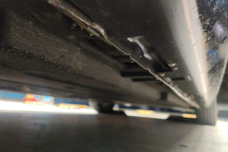 Used Hongqi H5 2024 2.0T Automatic Smart Connect Flagship Edition Chassis Front Left