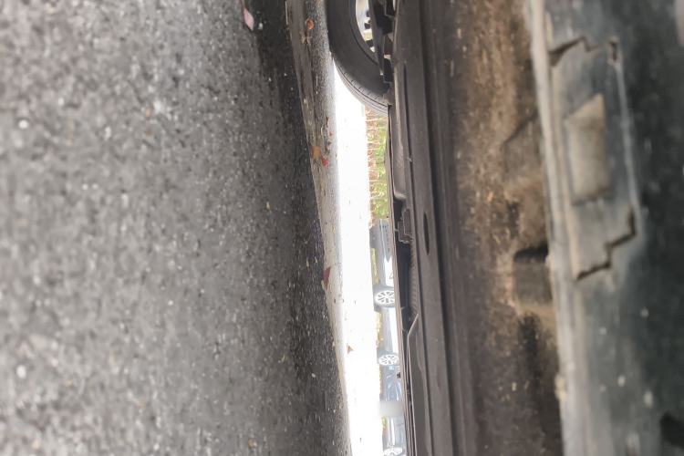 Used Hongqi H5 2024 2.0T Automatic Smart Connect Flagship Edition Chassis Front Left
