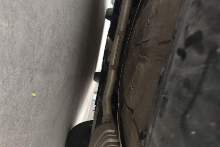 Used Hongqi H5 2024 2.0T Automatic Smart Connect Flagship Edition Chassis Front Left