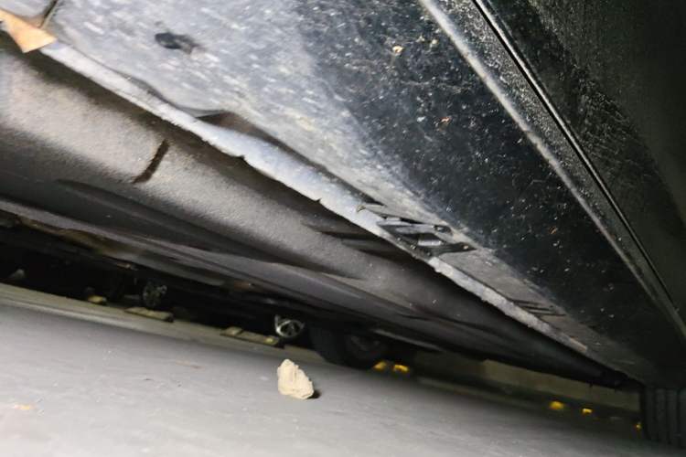 Used Hongqi H5 2024 2.0T Automatic Smart Connect Flagship Edition Chassis Front Left