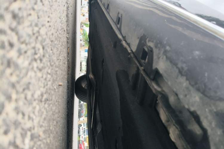 Used Hongqi H5 2024 2.0T Automatic Smart Connect Flagship Edition Chassis Front Right