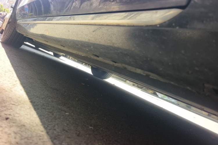 Used Hongqi H5 2024 2.0T Automatic Smart Connect Flagship Edition Chassis Front Right