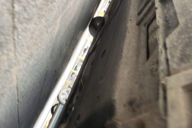 Used Hongqi H5 2024 2.0T Automatic Smart Connect Flagship Edition Chassis Front Right