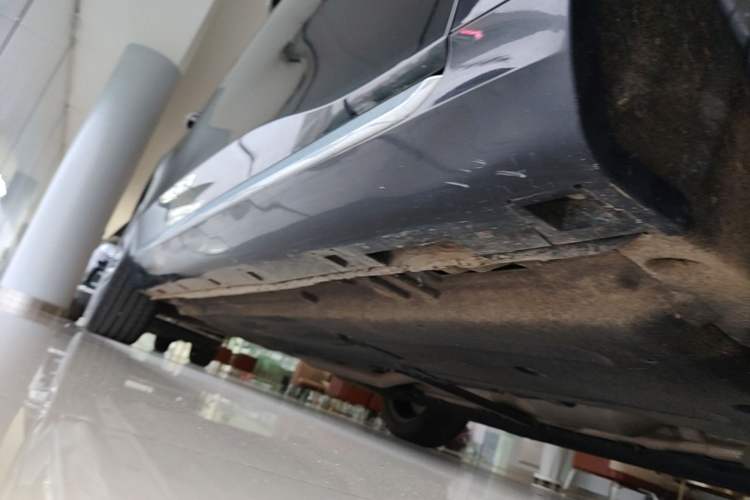 Used Hongqi H5 2024 2.0T Automatic Smart Connect Flagship Edition Chassis Front Right