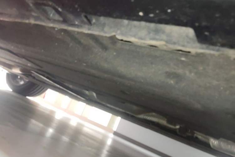 Used Hongqi H5 2024 2.0T Automatic Smart Connect Flagship Edition Chassis Front Right