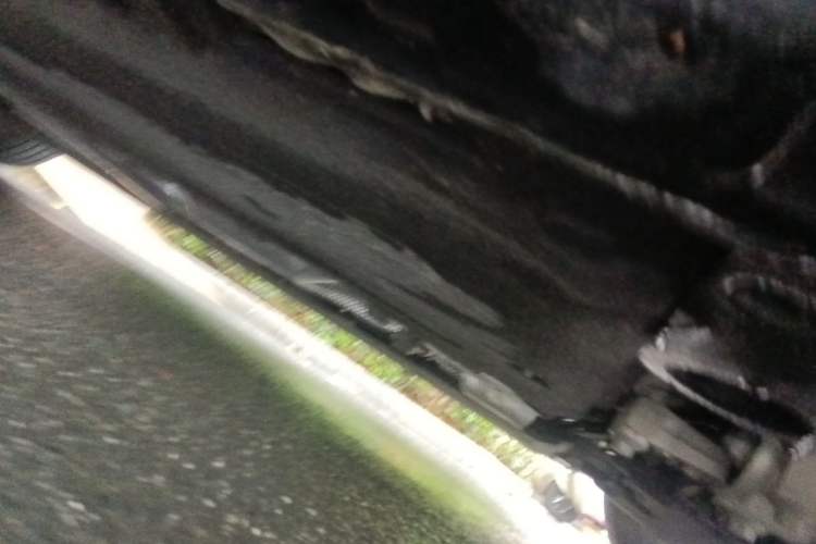 Used Hongqi H5 2024 2.0T Automatic Smart Connect Flagship Edition Chassis Front Right