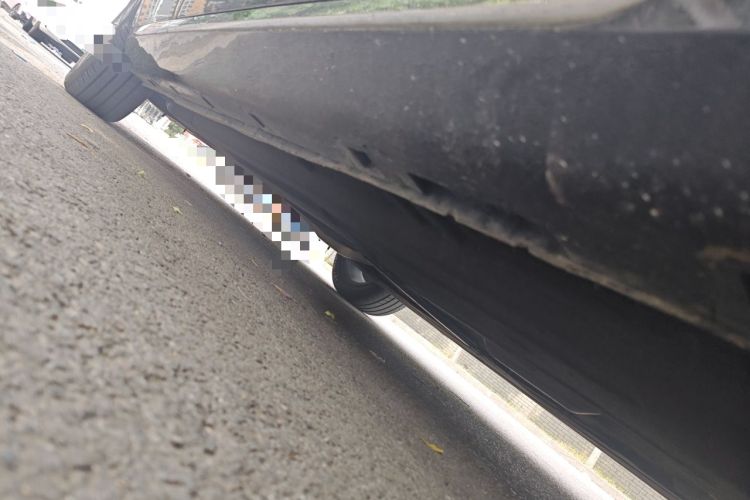 Used Hongqi H5 2024 2.0T Automatic Smart Connect Flagship Edition Chassis Front Right