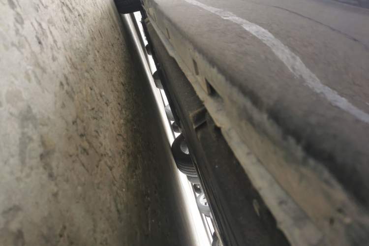 Used Hongqi H5 2024 1.5T HEV Smart Connect Flagship Edition Chassis Front Right