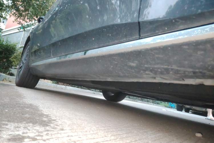 Used Hongqi H5 2024 2.0T Automatic Smart Connect Flagship Edition Chassis Front Right