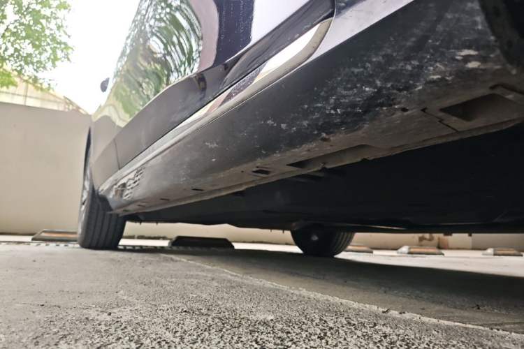 Used Hongqi H5 2024 2.0T Automatic Smart Connect Flagship Edition Chassis Front Right