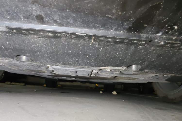 Used Hongqi H5 2024 2.0T Automatic Smart Connect Flagship Edition Chassis Front