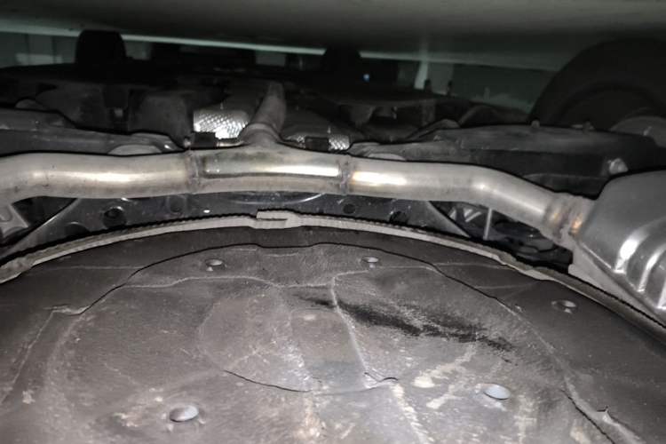 Used Hongqi H5 2024 2.0T Automatic Smart Connect Flagship Edition Chassis Rear
