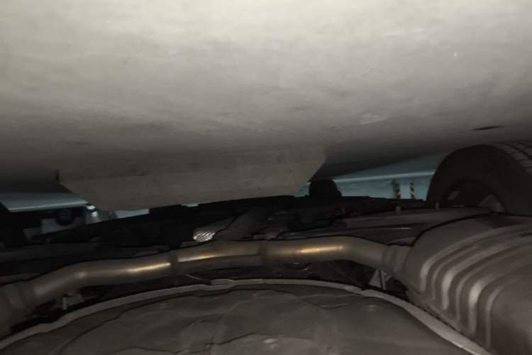 Used Hongqi H5 2024 1.5T DCT Smart Connect Flagship Edition Chassis Rear