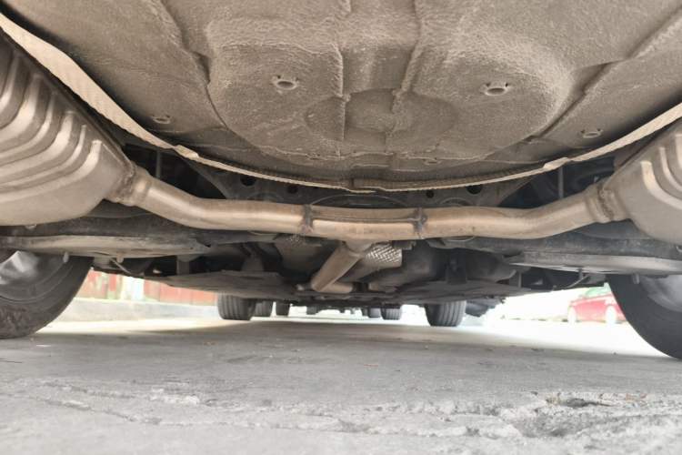 Used Hongqi H5 2024 2.0T Automatic Smart Connect Flagship Edition Chassis Rear