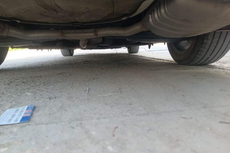 Used Hongqi H5 2024 2.0T Automatic Smart Connect Flagship Edition Chassis Rear