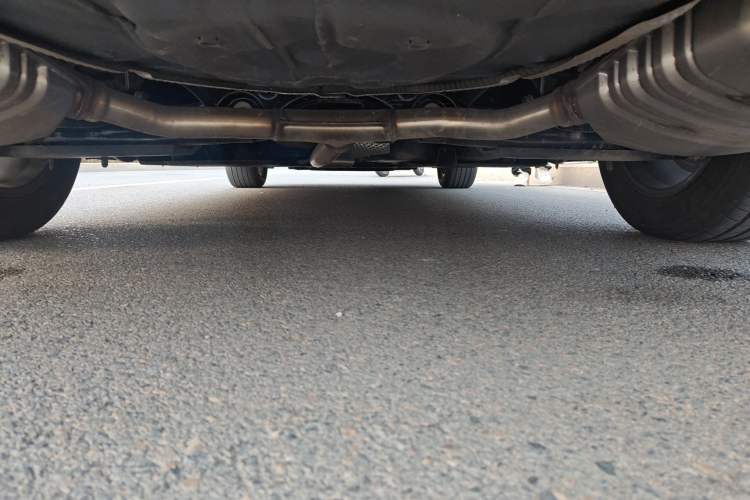 Used Hongqi H5 2024 1.5T DCT Smart Connect Flagship Edition Chassis Rear