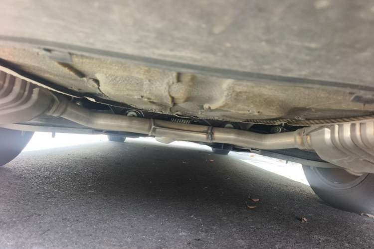 Used Hongqi H5 2024 2.0T Automatic Smart Connect Flagship Edition Chassis Rear