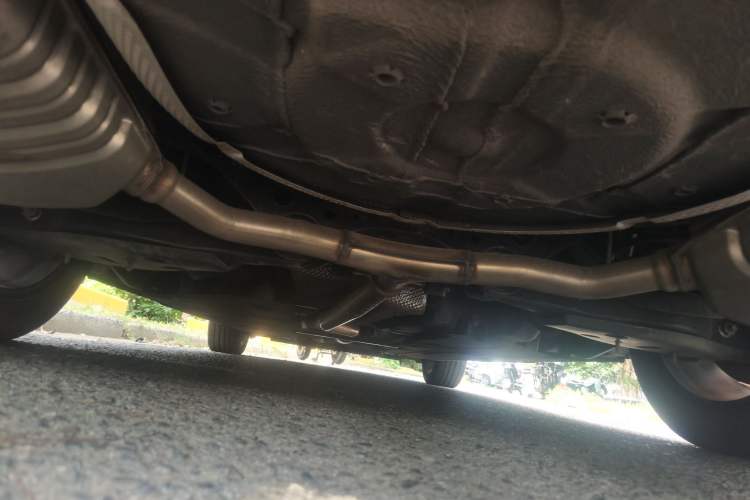 Used Hongqi H5 2024 2.0T Automatic Smart Connect Flagship Edition Chassis Rear