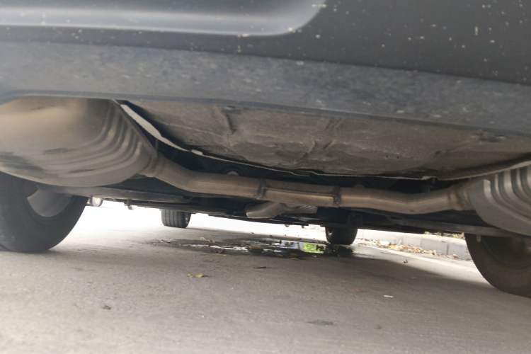 Used Hongqi H5 2024 2.0T Automatic Smart Connect Flagship Edition Chassis Rear