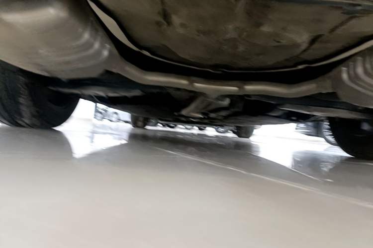 Used Hongqi H5 2024 1.5T DCT Smart Connect Flagship Edition Chassis Rear