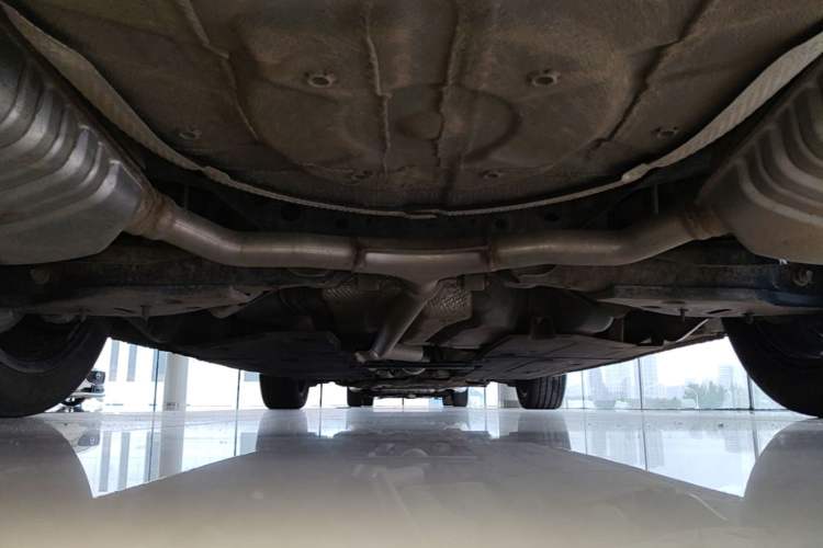 Used Hongqi H5 2024 2.0T Automatic Smart Connect Flagship Edition Chassis Rear