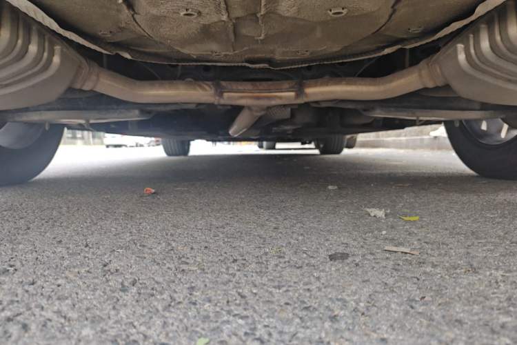 Used Hongqi H5 2024 2.0T Automatic Smart Connect Flagship Edition Chassis Rear