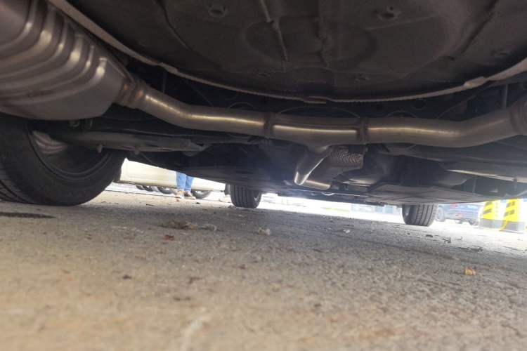 Used Hongqi H5 2024 2.0T Automatic Smart Connect Flagship Edition Chassis Rear
