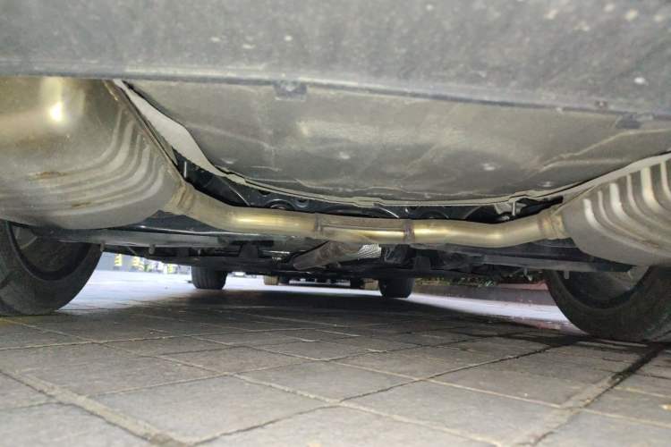 Used Hongqi H5 2024 2.0T Automatic Smart Connect Flagship Edition Chassis Rear