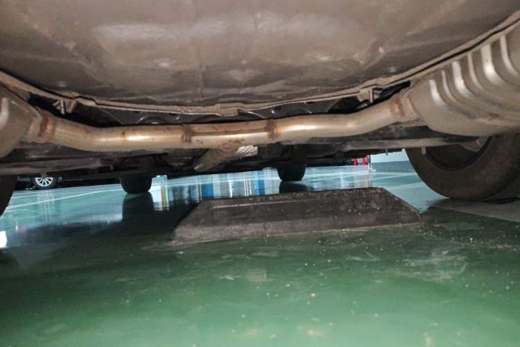 Used Hongqi H5 2024 1.5T DCT Smart Connect Flagship Edition Chassis Rear