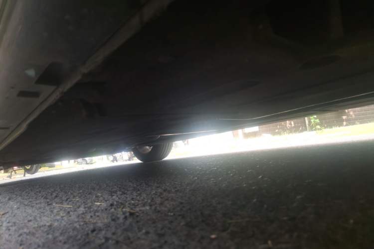 Used Hongqi H5 2024 2.0T Automatic Smart Connect Flagship Edition Chassis Rear Left