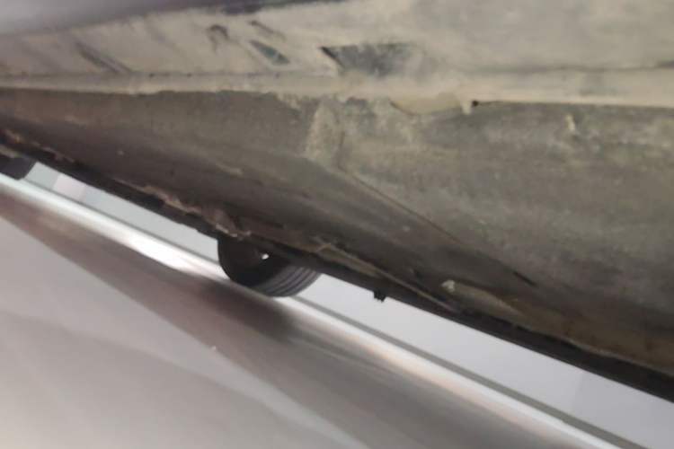 Used Hongqi H5 2024 2.0T Automatic Smart Connect Flagship Edition Chassis Rear Left