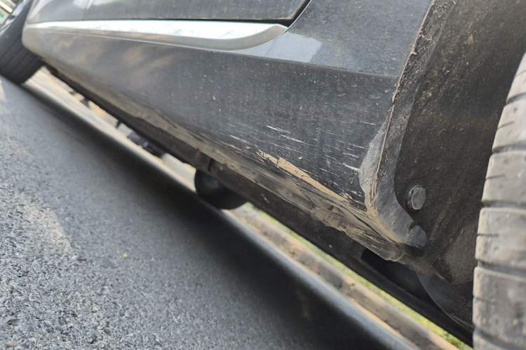 Used Hongqi H5 2024 2.0T Automatic Smart Connect Flagship Edition Chassis Rear Left