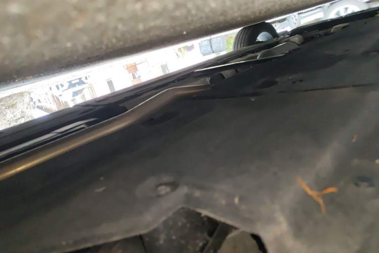 Used Hongqi H5 2024 2.0T Automatic Smart Connect Flagship Edition Chassis Rear Left